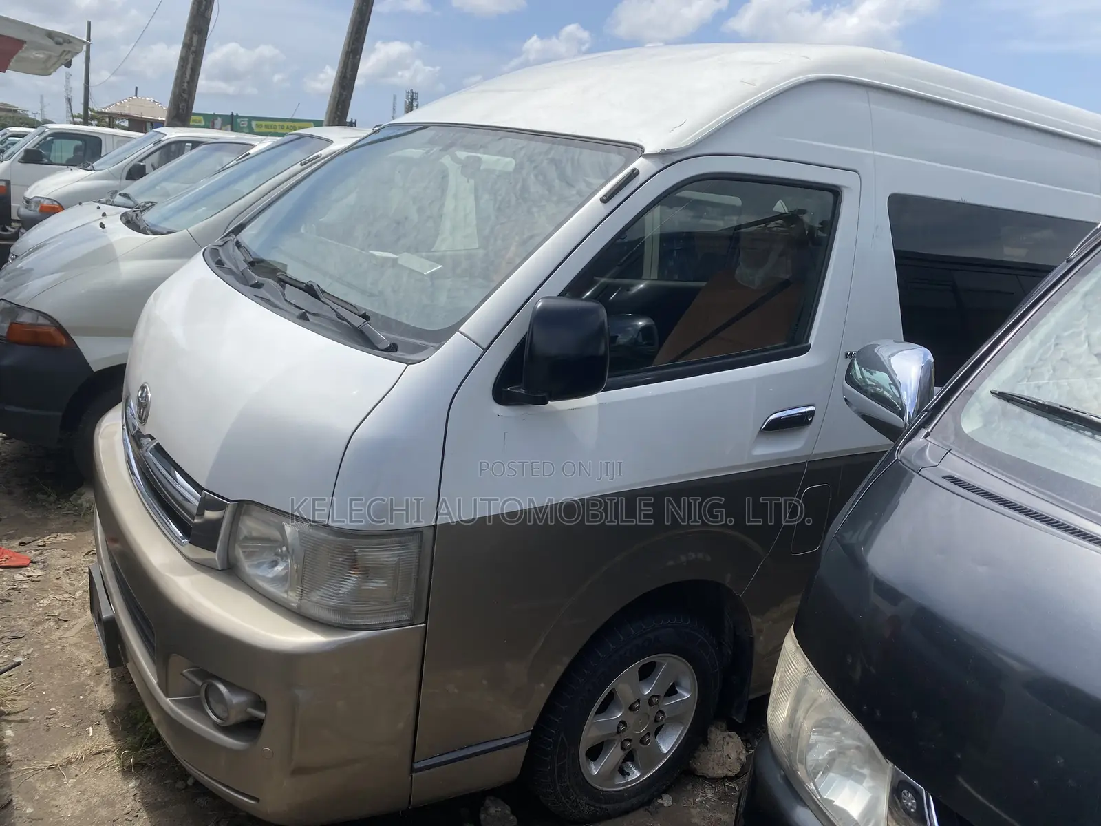Toyota HiAce 2017 White