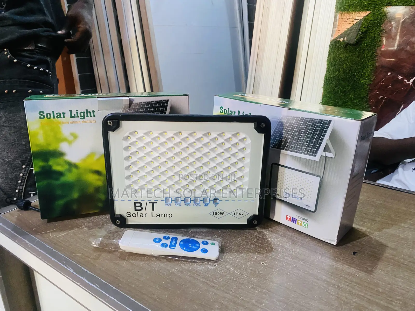 Bt 100w Solar Flood Light With Seperate Panels