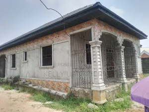 2bdrm Block of Flats in Kelly Estate, Ethiope East for sale