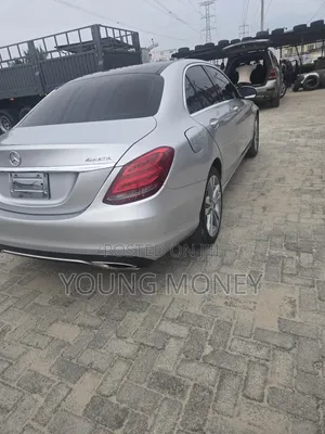 Mercedes-Benz C300 Base AWD 4Matic Sedan (2.0L 4cyl 7A) 2015 Silver