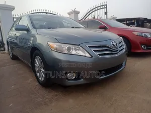 Toyota Camry XLE 4dr Sedan (2.5L 4cyl 6A) 2011 Green
