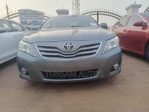 Toyota Camry XLE 4dr Sedan (2.5L 4cyl 6A) 2011 Green