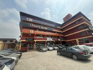 Exclusive Commercial Building Plaza, Complex