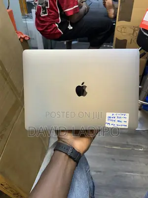 Laptop Apple MacBook Pro 2020 16GB Apple M1 SSD 512GB