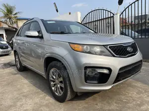 Kia Sorento 2011 Silver