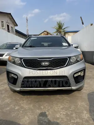 Kia Sorento 2011 Silver