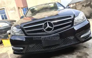 Mercedes-Benz C300 2014 Black