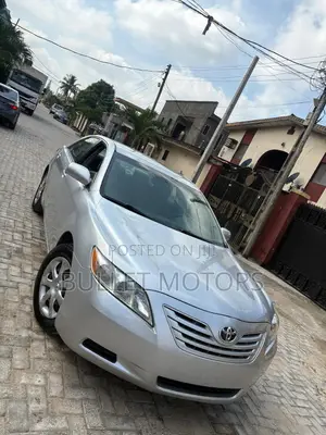 Toyota Camry LE 4dr Sedan (2.4L 4cyl 5A) 2009 Silver