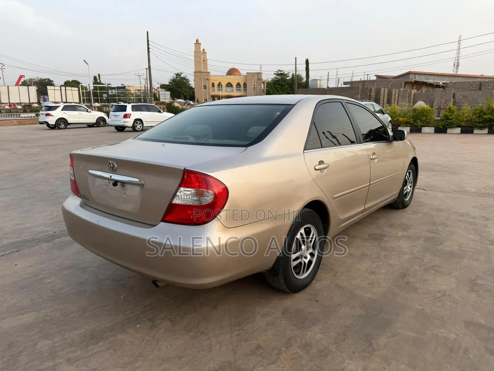 Toyota Camry LE 4dr Sedan (2.4L 4cyl 4A) 2004 Gold
