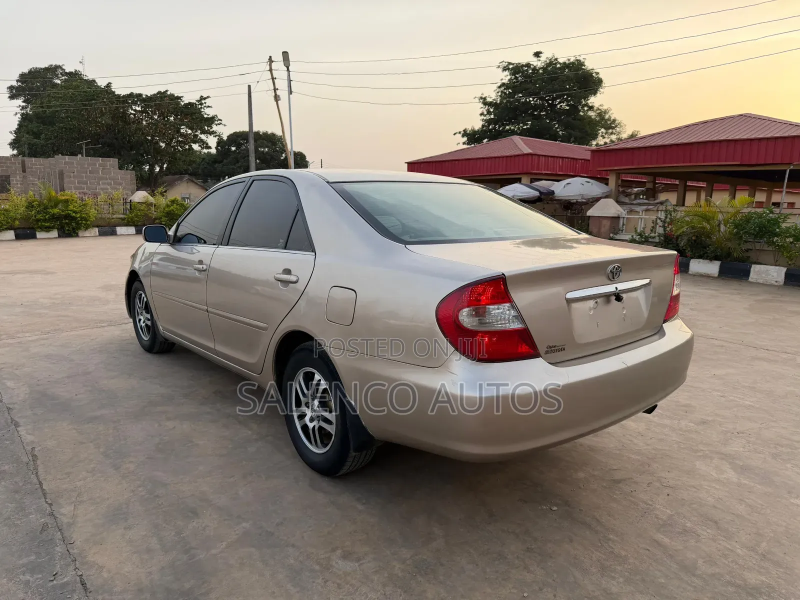 Toyota Camry LE 4dr Sedan (2.4L 4cyl 4A) 2004 Gold