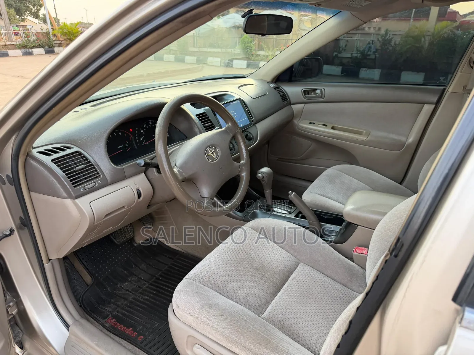 Toyota Camry LE 4dr Sedan (2.4L 4cyl 4A) 2004 Gold