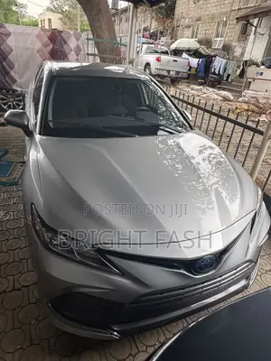 Toyota Camry LE 2023 Silver