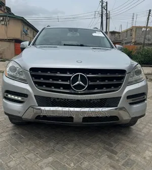 Mercedes-Benz M Class ML350 4MATIC 4dr SUV AWD (3.5L 6cyl 7A) 2014