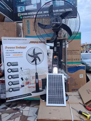 Powerdeluxe Solar Rechargeable Fan