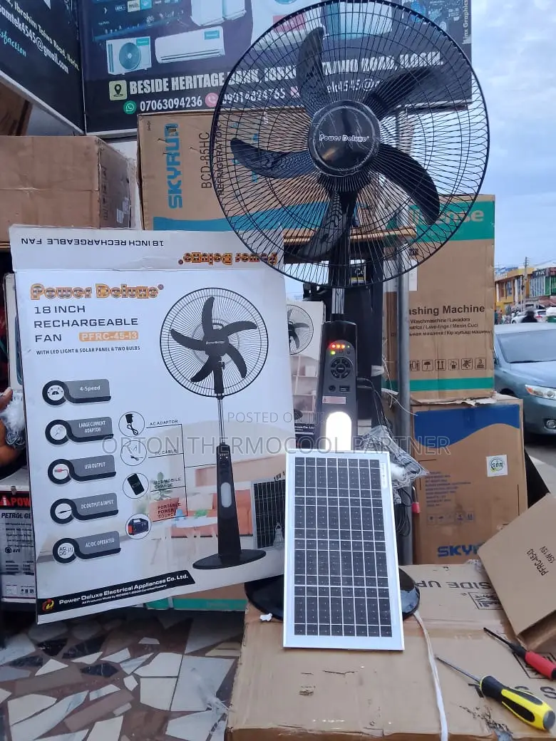 Powerdeluxe Solar Rechargeable Fan