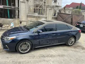 Toyota Avalon Limited Sedan FWD (3.5L 6cyl 6A) 2017 Blue