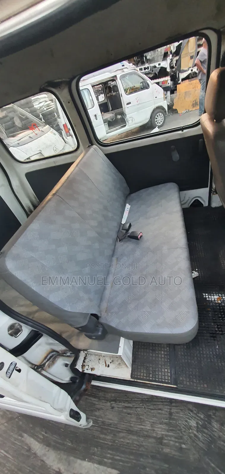 Suzuki APV Minibus 2010 White
