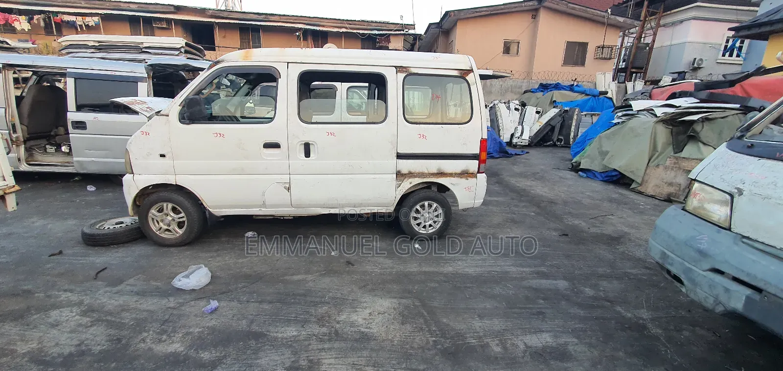 Suzuki APV Minibus 2010 White