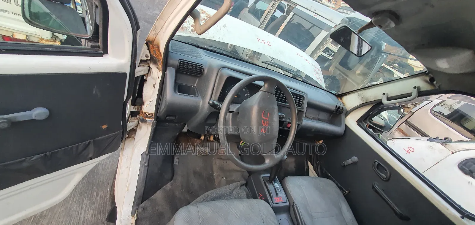 Suzuki APV Minibus 2010 White