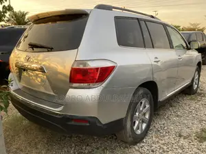 Toyota Highlander 2012 Silver