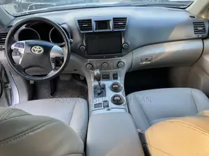 Toyota Highlander 2012 Silver
