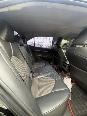 Toyota Camry SE (2.5L 4cyl 8A) 2019 Black