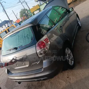 Toyota Matrix XR Hatchback FWD (1.8L 4cyl 4A) 2007 Gray