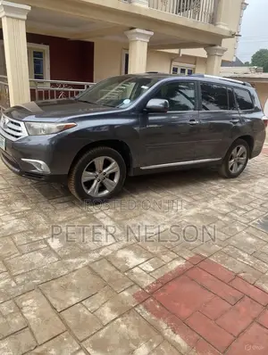 Toyota Highlander Limited 3.5l 4WD 2013 Gray