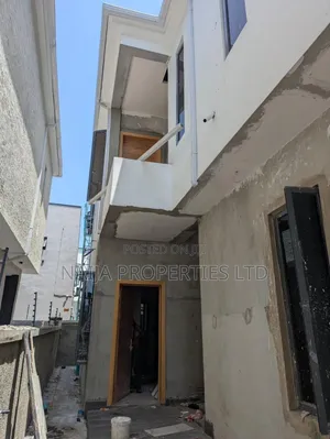 2bdrm Apartment in Ajiwe for rent