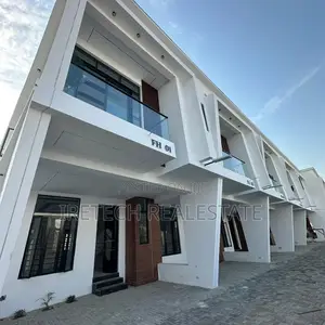 3bdrm Duplex in Ikota for sale