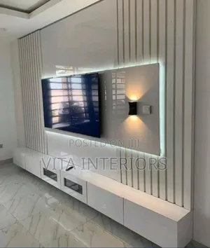 High Glossy Console