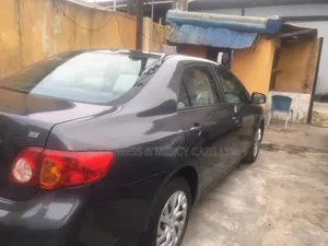 Toyota Corolla LE 4dr Sedan (1.8L 4 cyl 4A) 2009 Gray