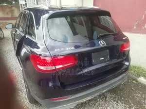 Mercedes-Benz GLC-Class 2019 Blue