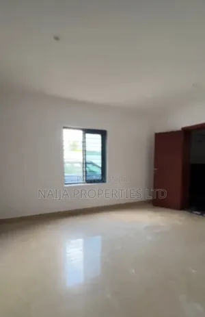 3bdrm Apartment in Lekki Phase 1 for rent