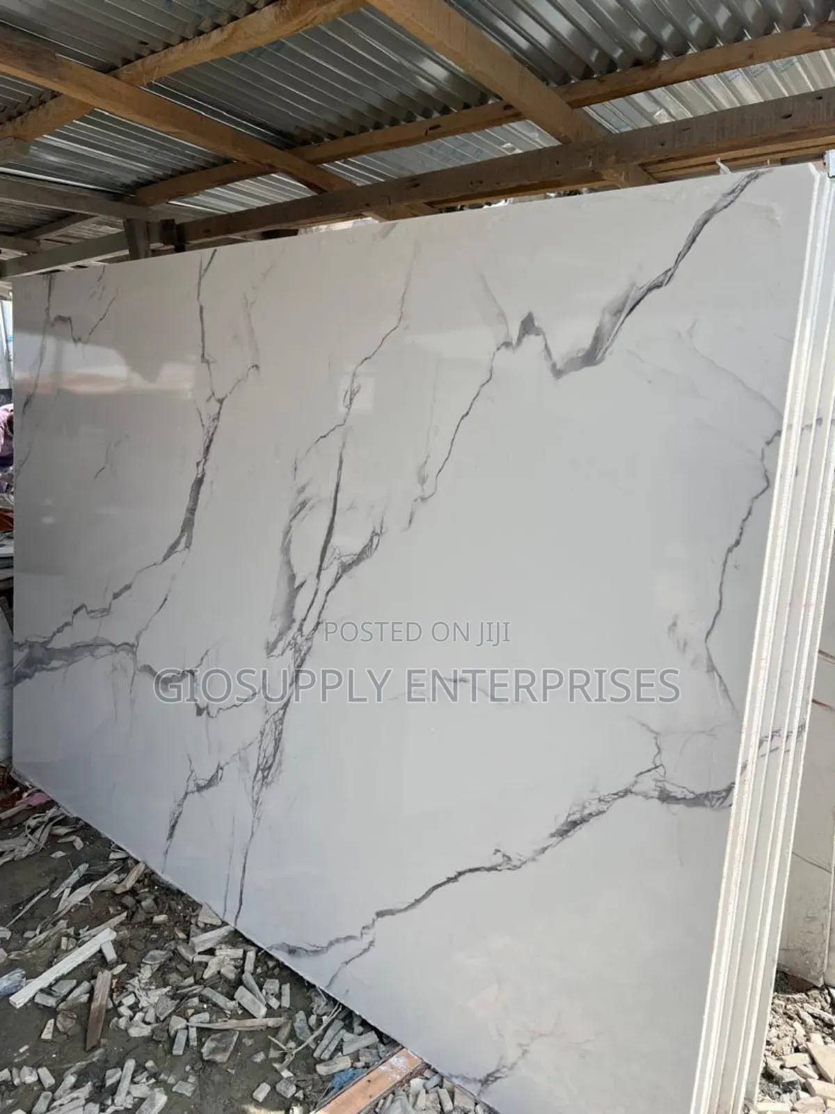 Large Calacatta White Marble Engineered Quartz Slab