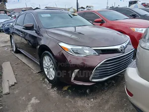 Toyota Avalon XLE Premium Sedan FWD (3.5L 6cyl 6A) 2013 Brown