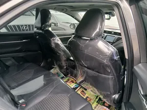 Toyota Camry SE 2021 Gray