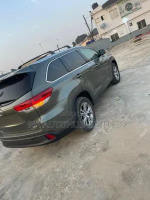 Toyota Highlander XLE 4dr SUV AWD (3.5L 6cyl 6A) 2015 Green