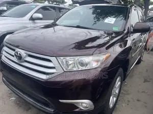 Toyota Highlander 3.5L 4WD 2013 Burgundy