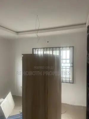 3bdrm Apartment in Back Of White Vill, Akala Express for rent