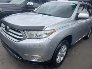 Toyota Highlander Limited 3.5l 4WD 2013 Silver