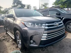 Toyota Highlander XLE V6 4x2 (3.5L 6cyl 6A) 2016 Gray