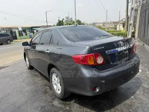 Toyota Corolla LE 4dr Sedan (1.8L 4 cyl 4A) 2009 Gray