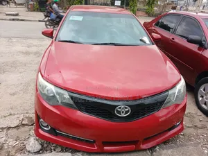Toyota Camry 2014 Red