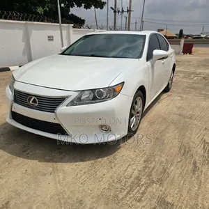 Lexus ES 350 FWD 2015 White