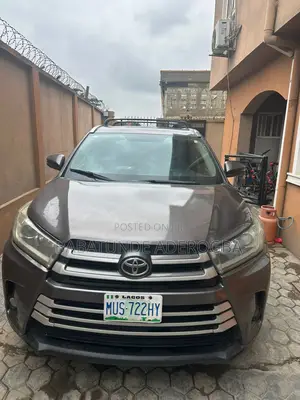 Toyota Highlander Limited 4dr SUV AWD (3.5L 6cyl 6A) 2015 Gray