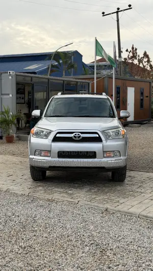 Toyota 4-Runner SR5 4X4 2013 Silver