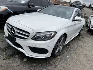 Mercedes-Benz C400 4Matic AWD Sedan (3.0L V6 7A) 2015 White