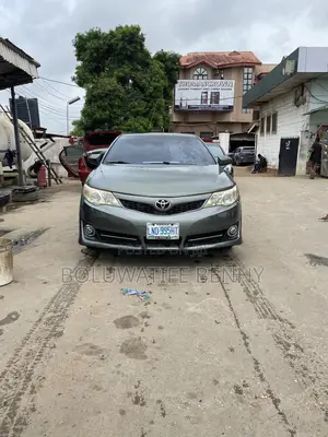 Toyota Camry XLE 4dr Sedan (3.5L 6cyl 6A) 2014 Green