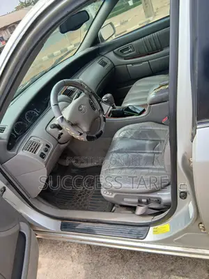 Toyota Avalon 2002 Silver